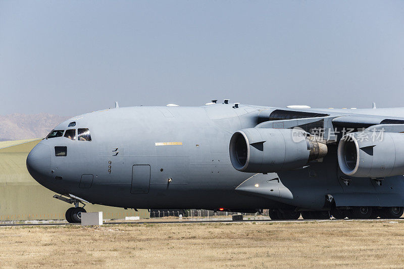 C-17 "全球霸王军用运输机